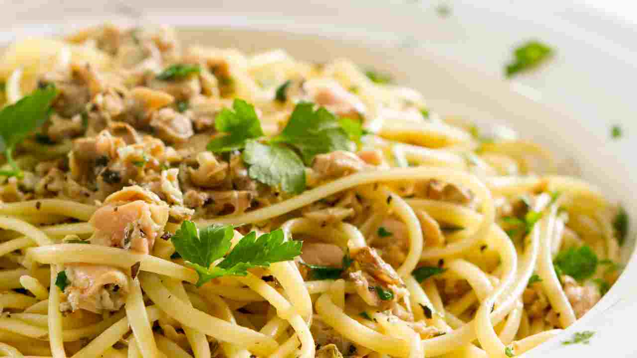 Linguine al tonno e vongole