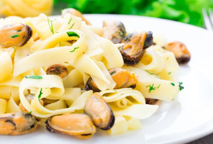 Pasta con cozze e prezzemolo