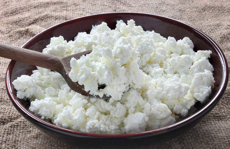Dei fiocchi di latte in una ciotola