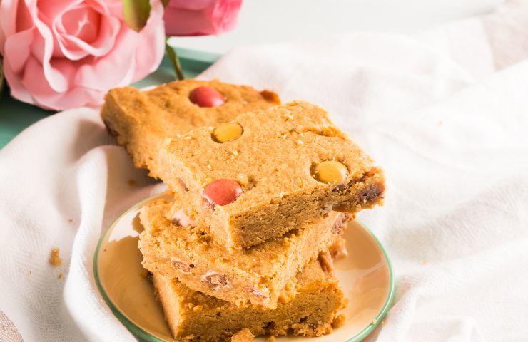 brownies bianchi con confettini al cioccolato