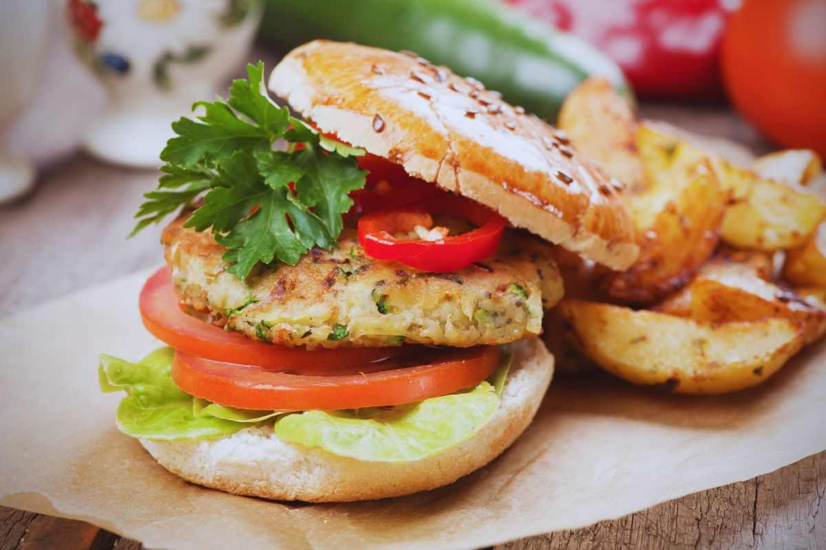 un panino con un burger vegano