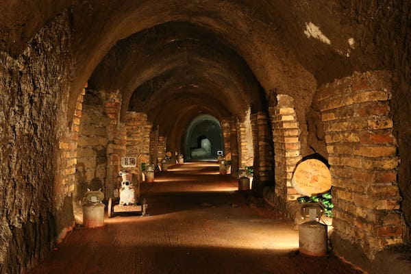 Interno della cantina antica di Pietra Porzia