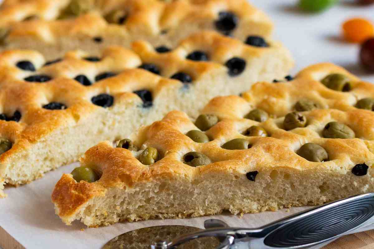 focaccia morbida con olive