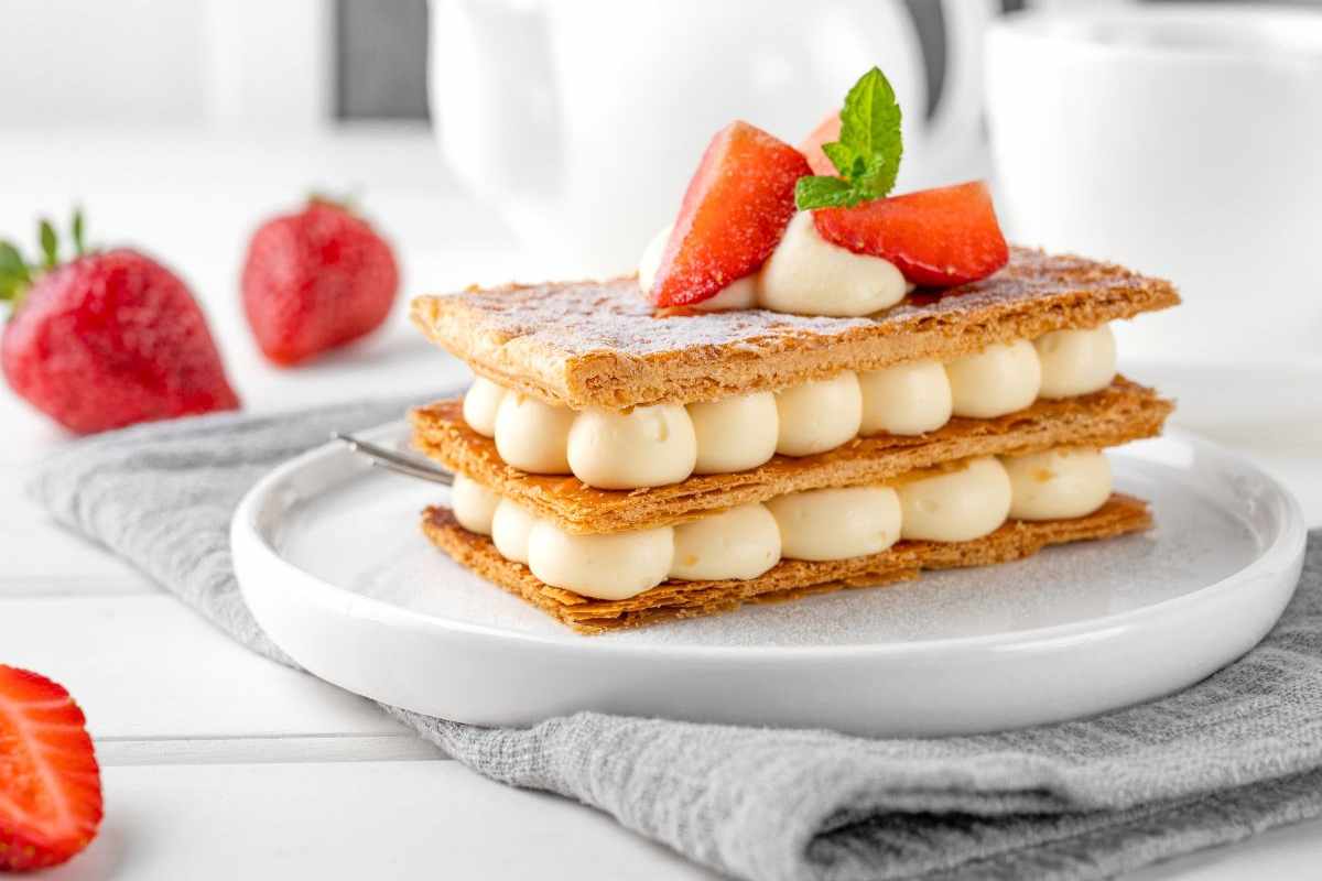 millefoglie con crema e fragole