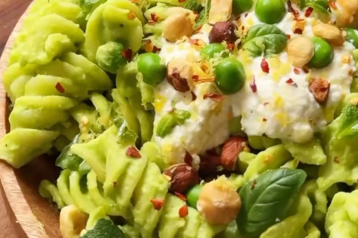 La pasta e piselli più famosa del web è cremosa e sfiziosissima: la prepari in poche mosse