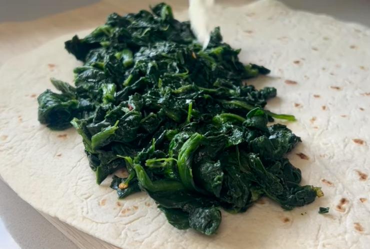 piadina farcita con spinaci cotti