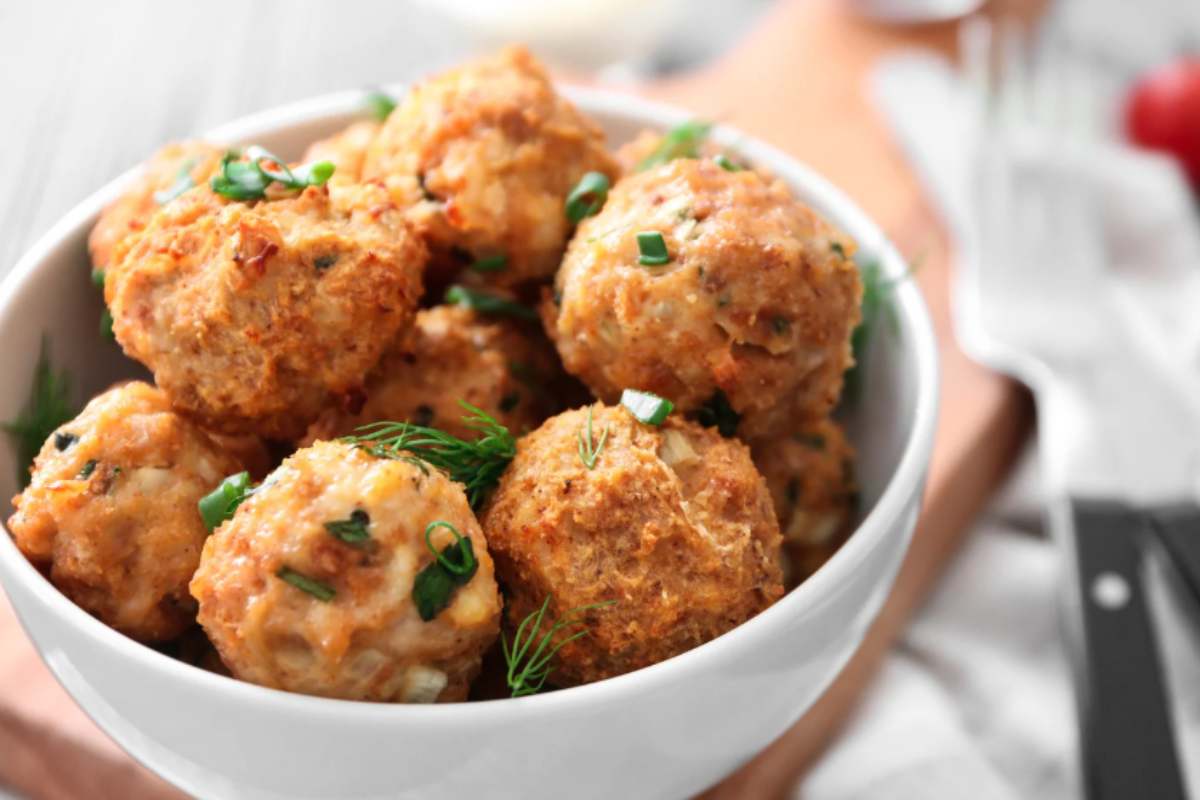 polpette di pane in una ciotola