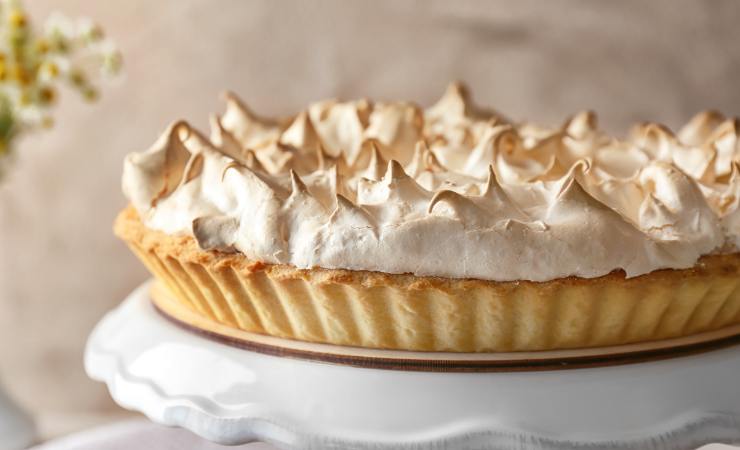 crostata con glassa alla meringa