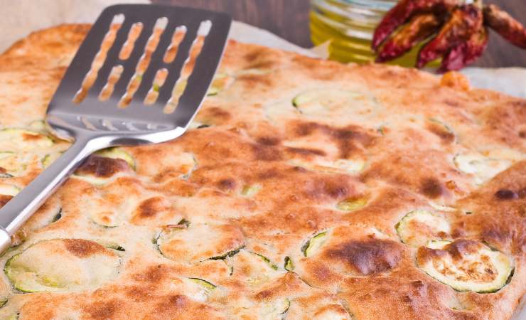 teglia di focaccia con le zucchine