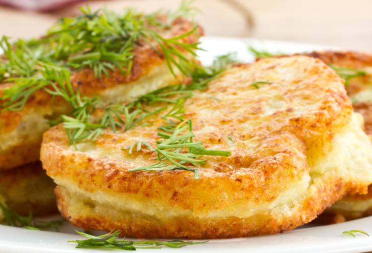 medaglioni di patate dorati
