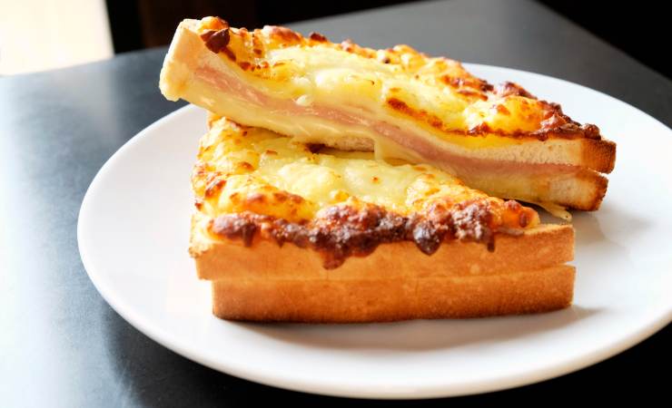 sandwich prosciutto e formaggio