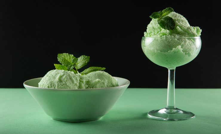 coppette di mousse alla menta