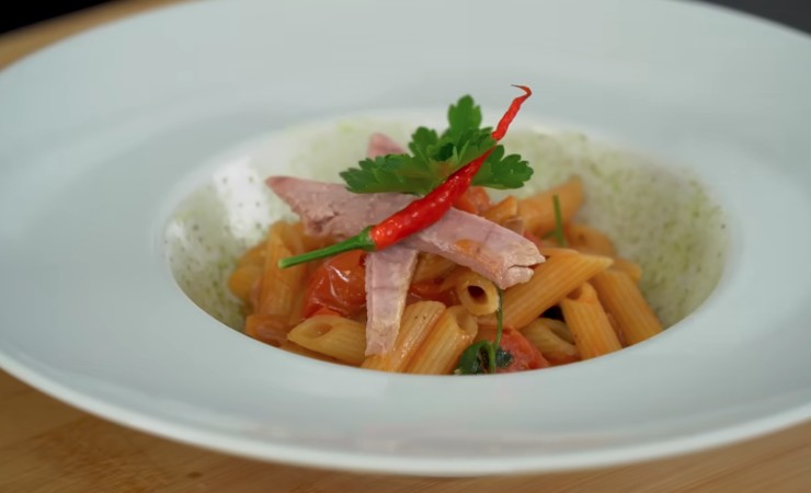 pasta tonno e pomodoro