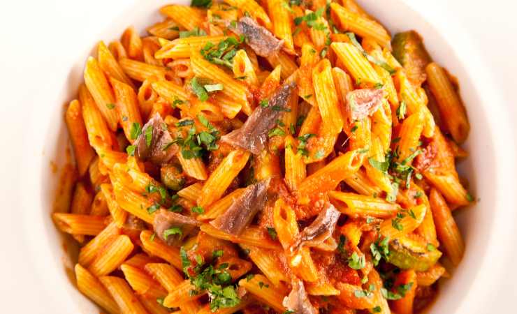 pasta pomodoro e acciughe