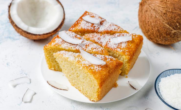 fette di torta al cocco