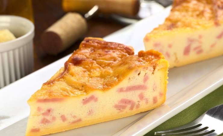 fette di torta salata prosciutto e formaggio