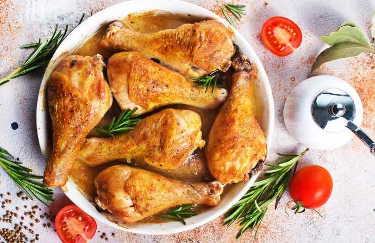 cosce di pollo in pirofila con timo