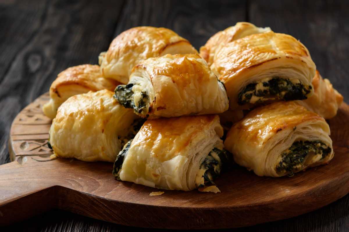 stuzzichini di pasta sfoglia e spinaci