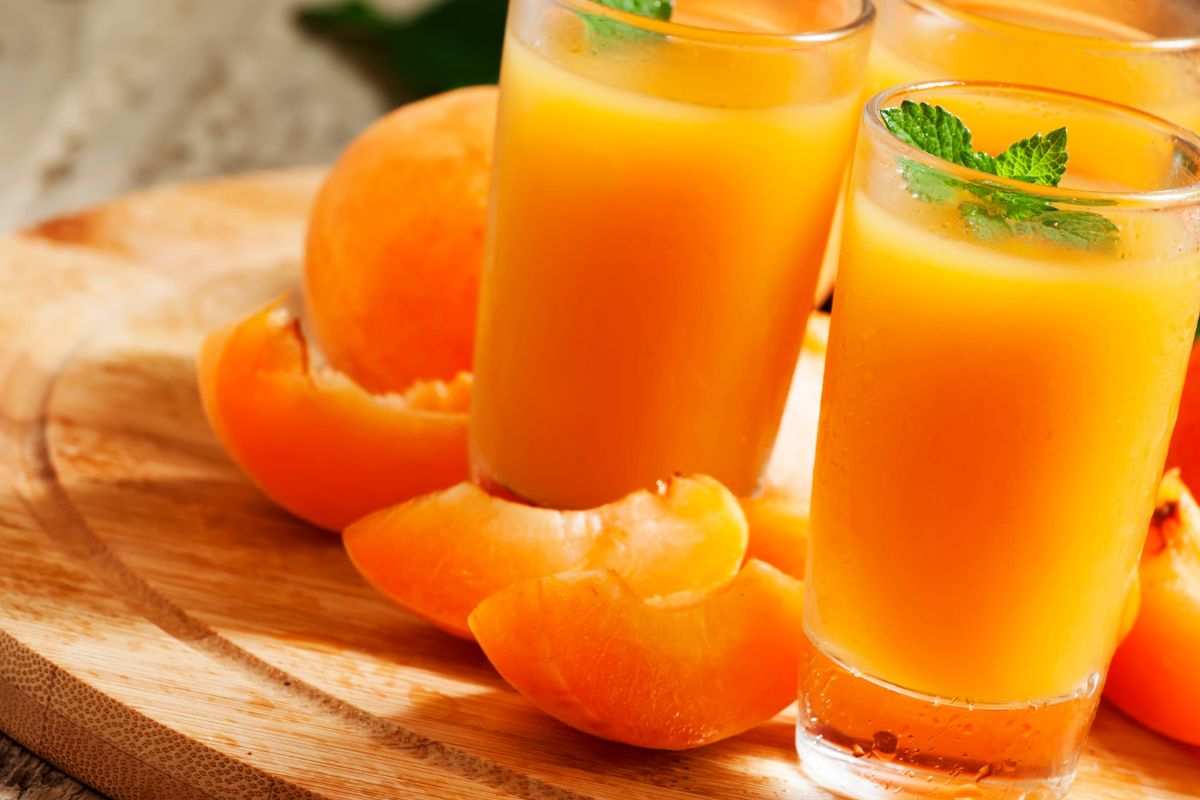 succo fresco di albicocche
