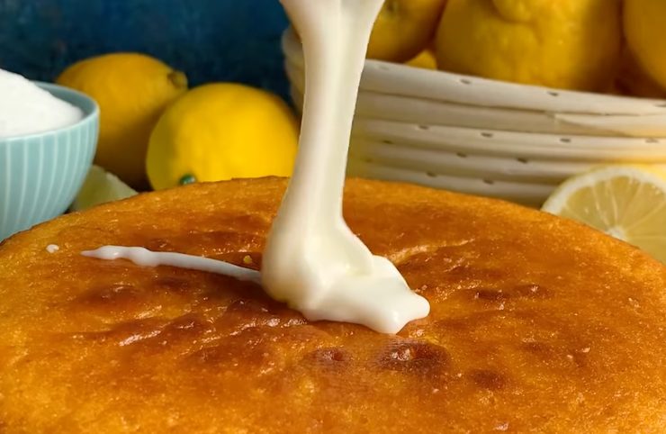 glassa su superficie della torta