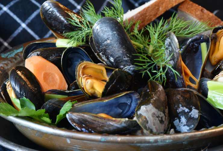 cozze aperte con aromi