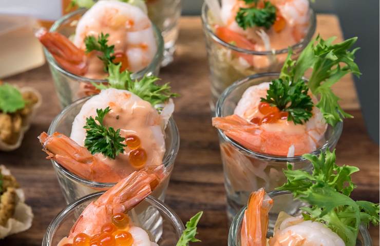 Dei cocktail di gamberetti appena realizzati