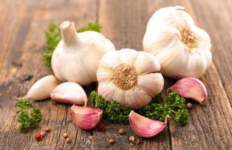 Dell'aglio in cucina