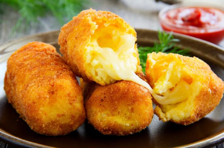 Crocchette di patate aperte filanti