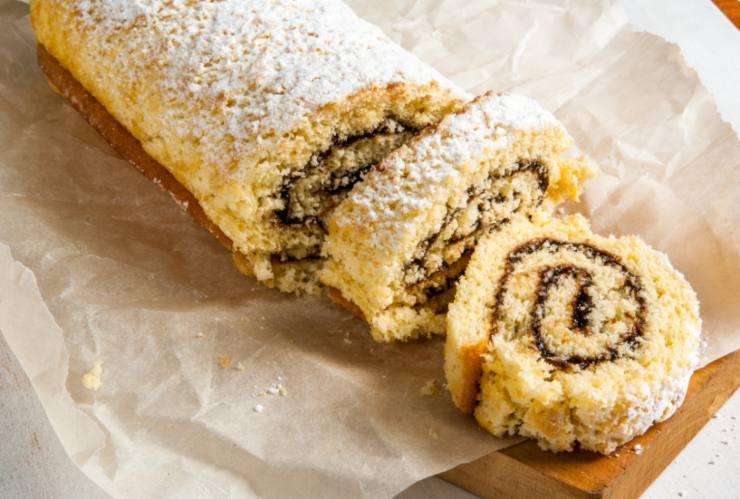 Rotolo di pasta frolla farcito al cioccolato