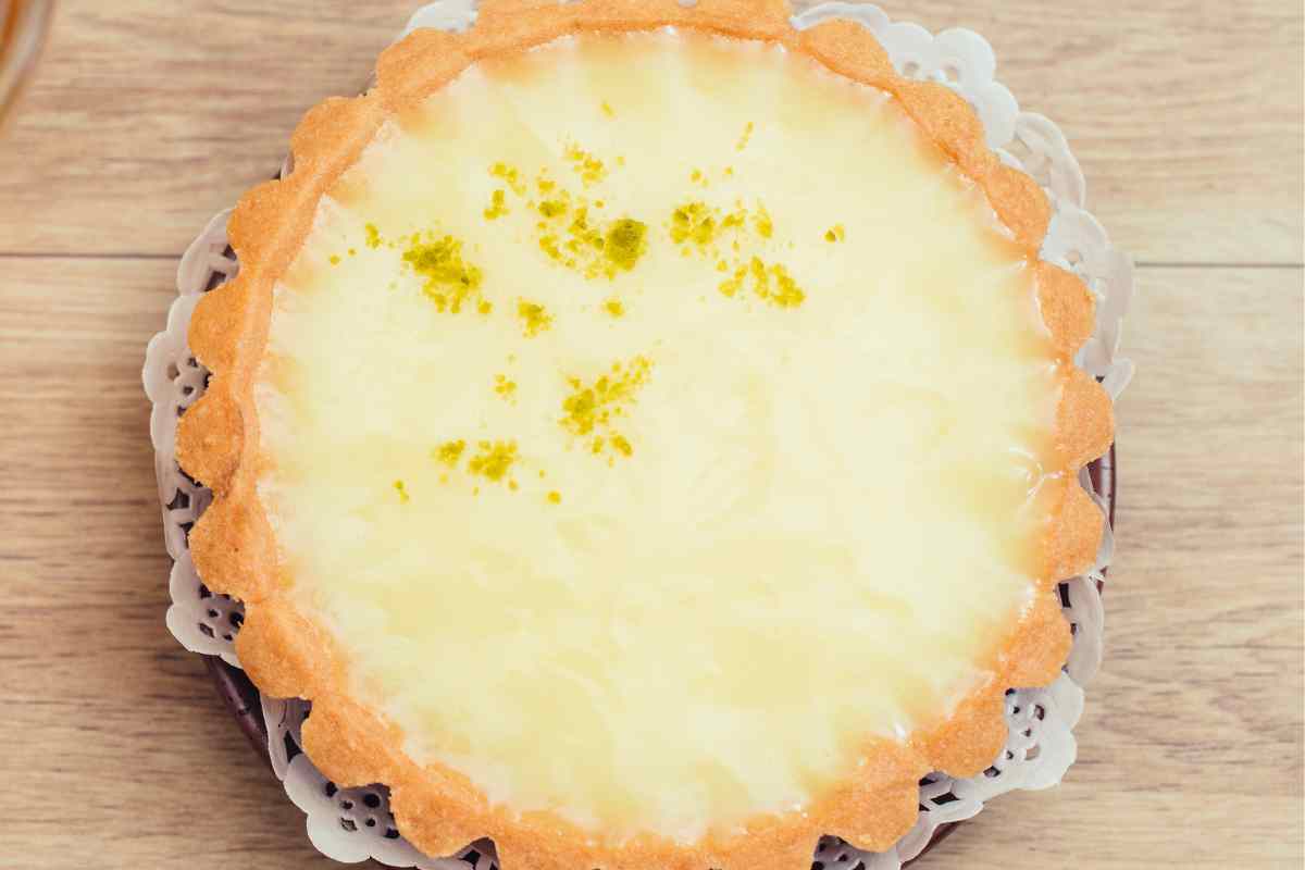 Esotica e mediterranea al tempo stesso, questa crostata sarà la tua nuova ossessione estiva perché è semplice da fare e stragolosa