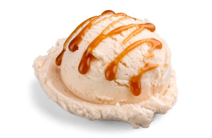 Una porzione di gelato con del caramello