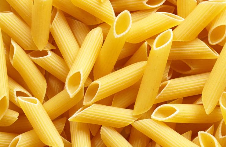 Delle penne rigate ammassate
