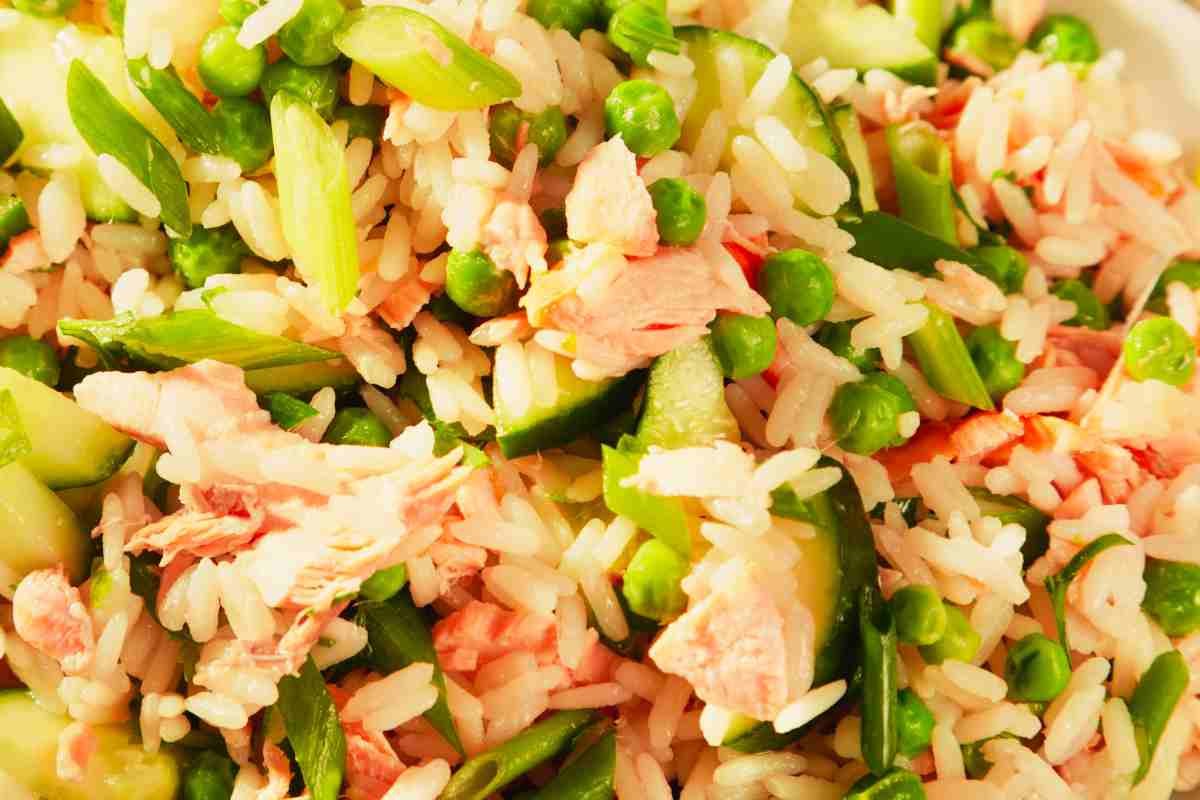 Insalata di riso e salmone
