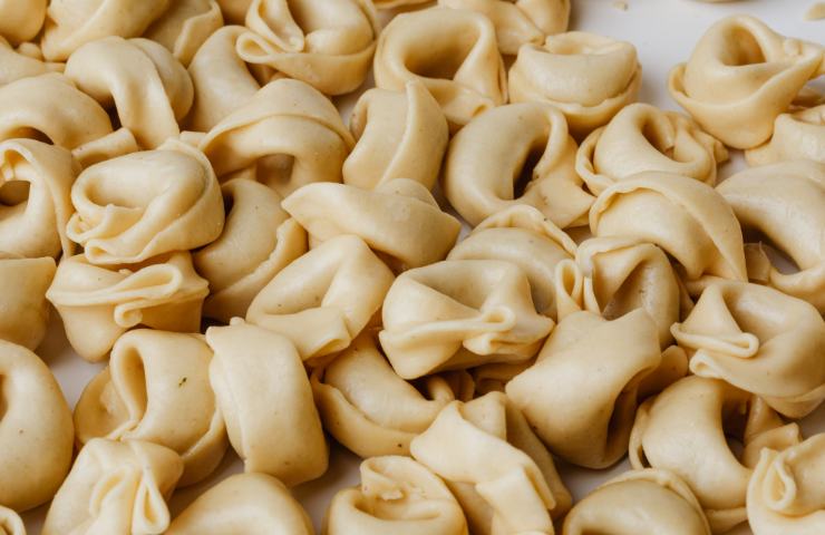 Dei tortellini ripieni