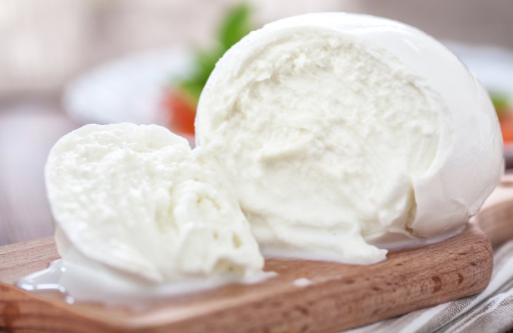 Una mozzarella fresca