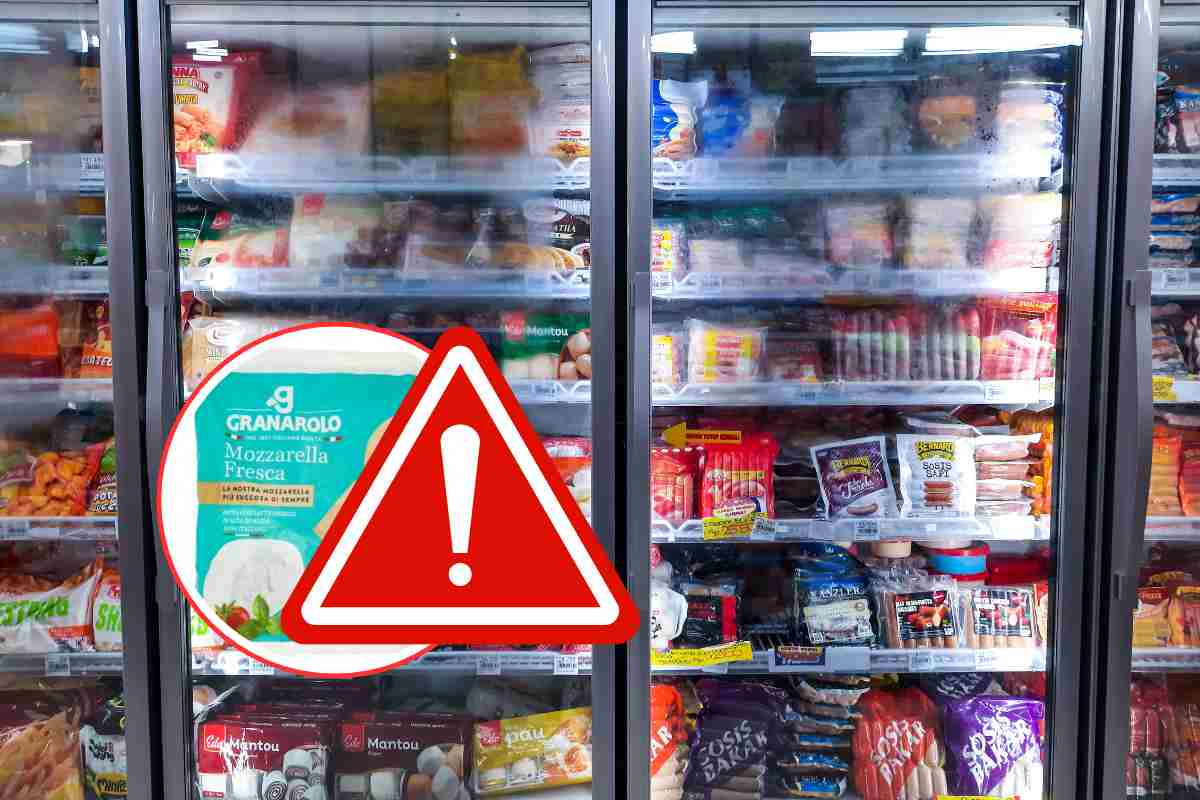Un banco frigo di un supermercato e la Mozzarella Granarolo in piccolo