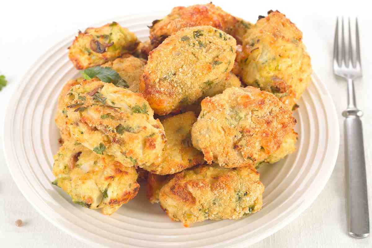 Le nuggets di zucchine pronte per essere mangiate