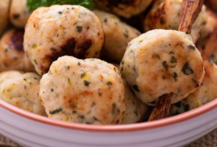 Polpette di pollo in primo piano