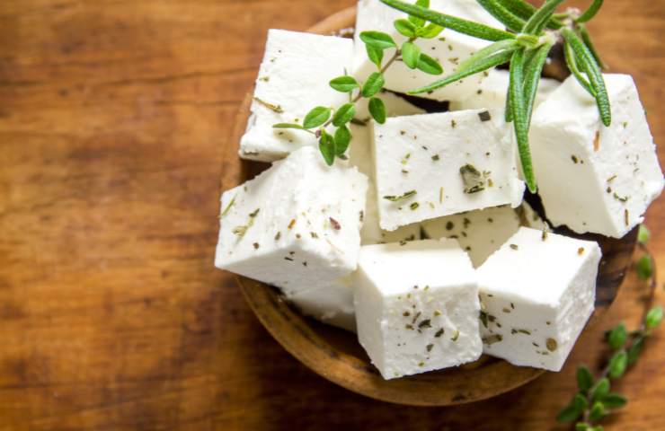 Formaggio feta a cubotti
