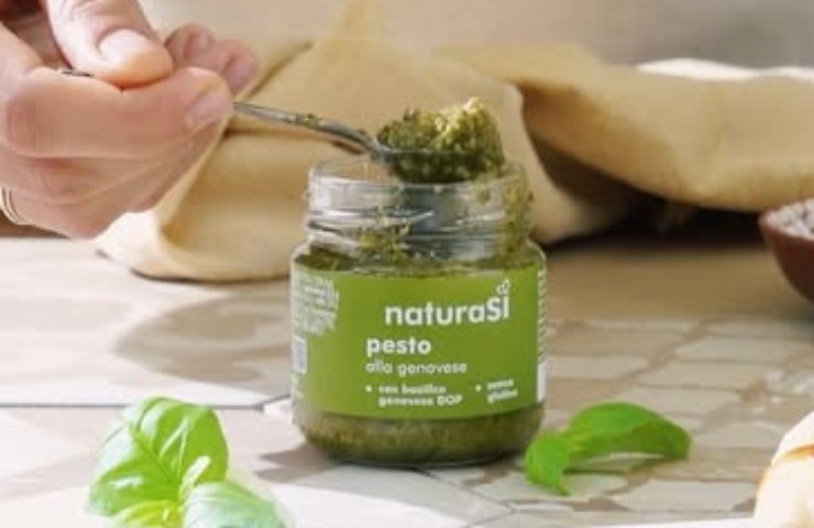 Un vasetto di pesto bio NaturaSì