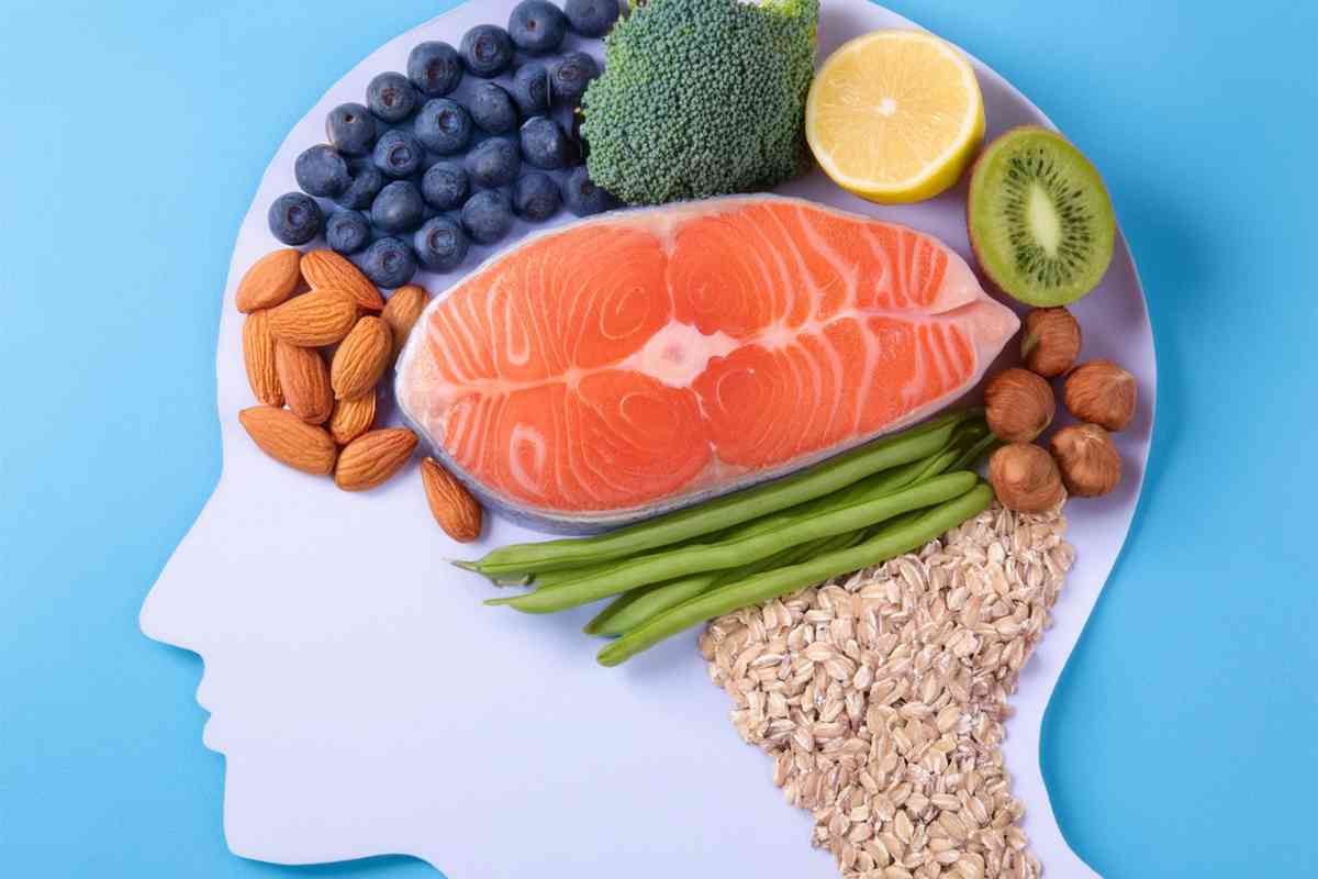 Alimenti che formano la sagoma di un cervello