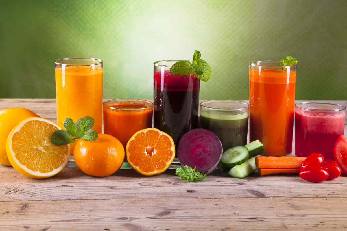 Succhi e frutta e verdura interi