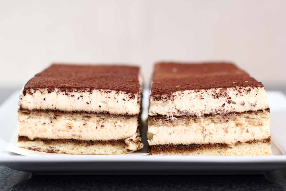 doppia porzione di Tiramisù light in un piatto