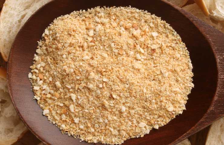 Una ciotola con del pangrattato