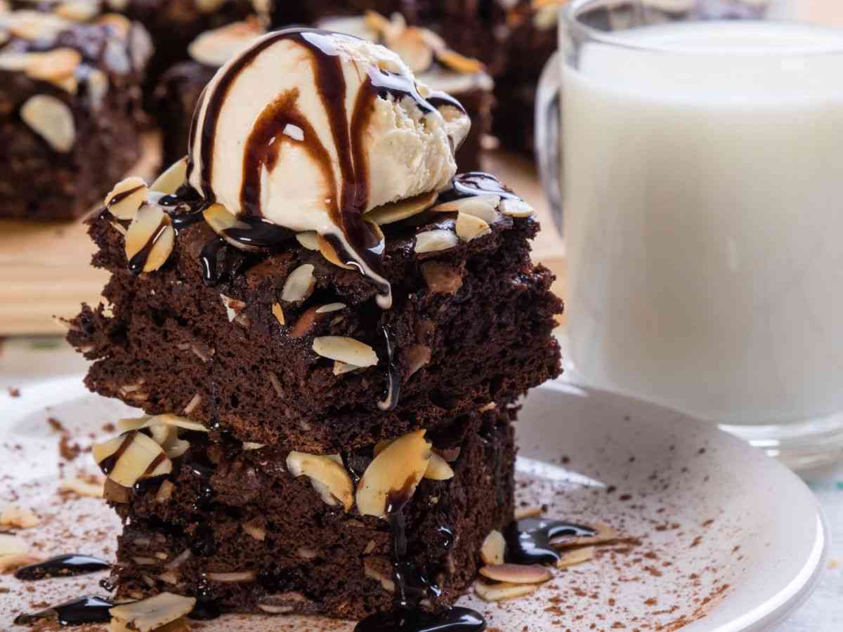 brownies al cioccolato con gelato