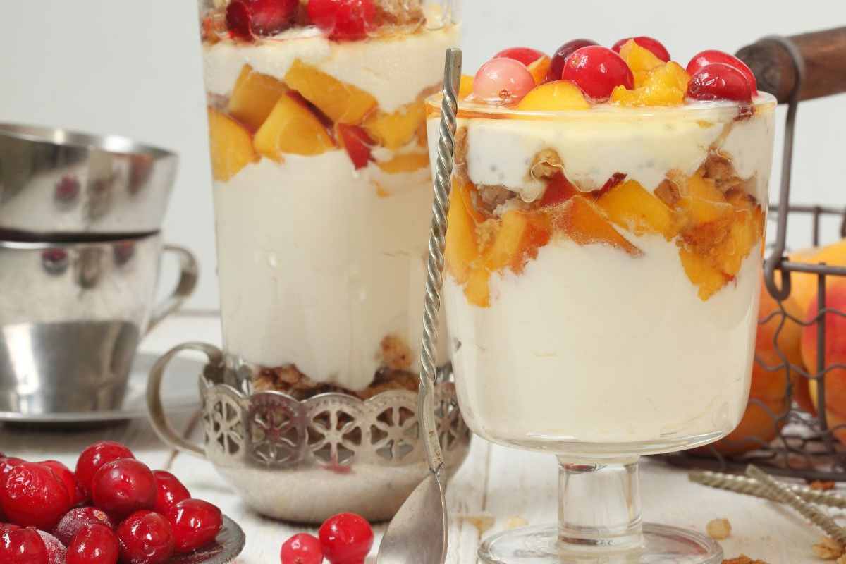 dolce con frutta e crema