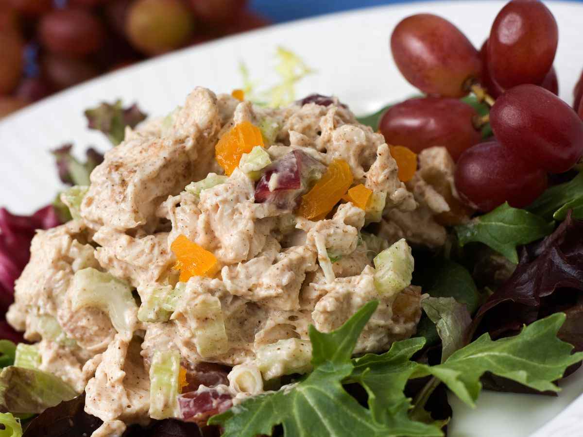 insalata di pollo con frutta
