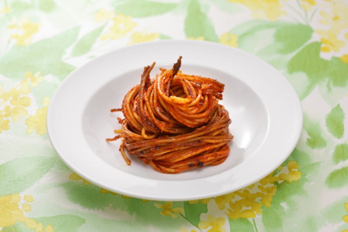 spaghetti all'assassina in un piatto