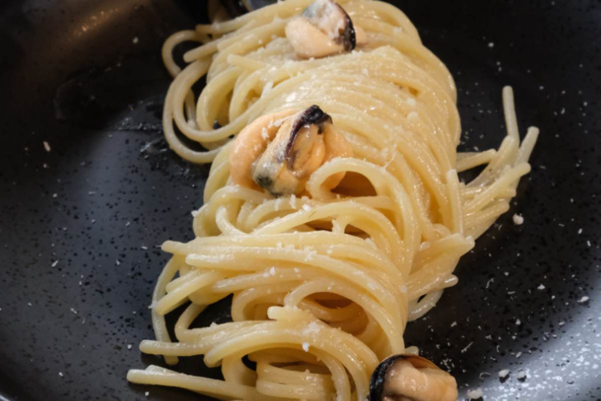 pasta con cozze e formaggio