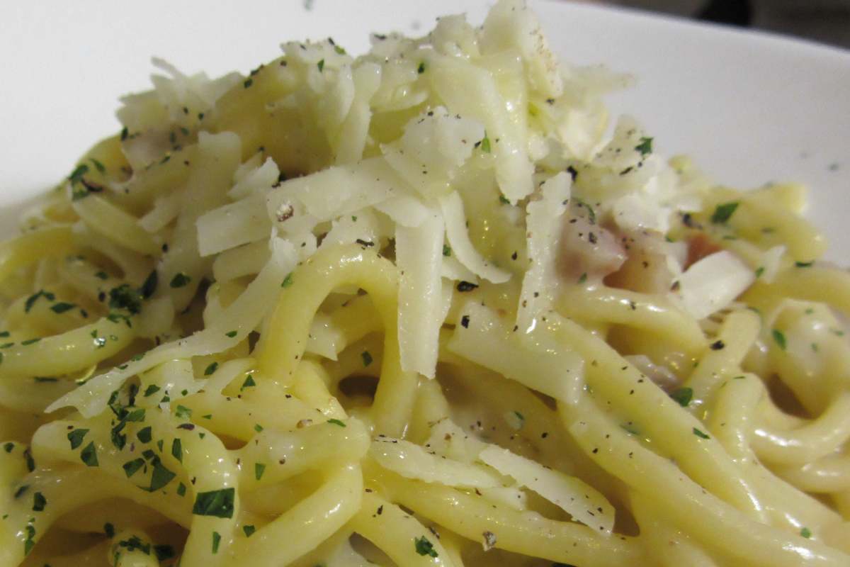 pici con uova e formaggio